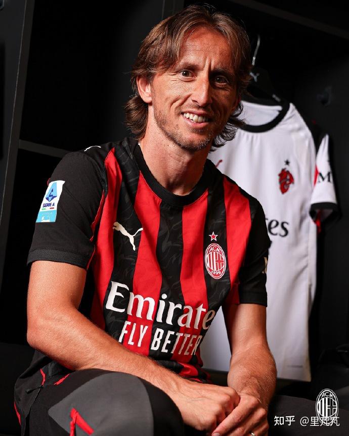 4-0登顶意甲！劳塔罗80米奔袭破门，齐沃拯救2大弃将，唯独他救不了