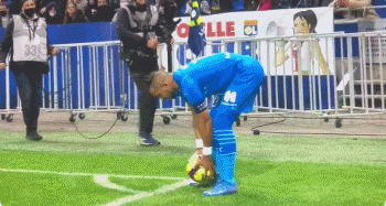 西媒：霍安·加西亚赛后一瘸一拐，但他只是累了没有任何不适