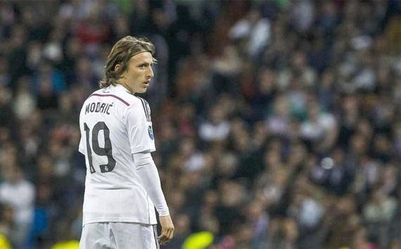 英超冷门多豪门问题多，曼联1比1西汉姆，B费错失良机被质疑